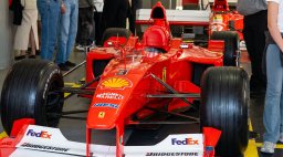 Ferrari (2/4)